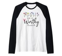She is Worthy Proverbs 31 Christian Bible Verse God Quote Camiseta Manga Raglan