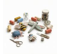 SheerFaring Manualidad Costura Kit Artesanal Telas con Estampados Variados y Sólidos Bobinas de Botones para Diseñar Textil Acogedor Adecuado para Regalo Decoración del Hogar