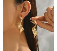 Shein 1 par de pendientes largos sexy y exagerados de aleación dorada con múltiples estilos para elegir: rayo de huracán, hoja retorcida, ala de cola de fén