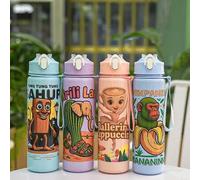 Shein 1 pieza Botella de agua de plástico de 750ml con tema de Shan Hai Jing, tapa frágil, a prueba de fugas cuando se invierte, compacta y de moda, adecuad