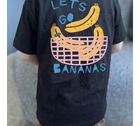 Shein 1 pieza Camiseta de manga corta y cuello redondo informal con estampado gráfico de fruta "Let's Go Bananas" para niños pequeños