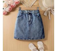 Shein 1 pieza Falda de mezclilla versátil de moda minimalista y linda con corte A para niñas preadolescentes, longitud corta, no super corta