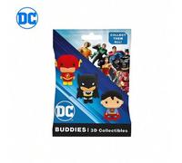 Shein 1 PIEZA Llavero coleccionable de estilo Chibi 3D de con licencia oficial de Warner Bros. Bolsa ciega de misterio con estilo aleatorio que presenta a J