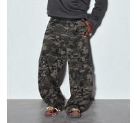 Shein 1 pieza Pantalones cargo de mezclilla con estampado de camuflaje en estilo parchwork de hermano de justicia, estilo retro estadounidense, ajuste holga