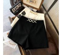Shein 1 pieza Pantalones cortos plisados casuales para mujer, de unicolor versátil con decoración de cadena, adecuados para el trabajo y el transporte