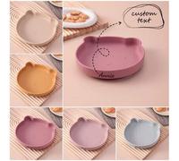 Shein 1 pieza Plato de bebé con forma de oso de dibujos animados personalizado con nombre de silicona, plato de cena con ventosa, menaje personalizado para