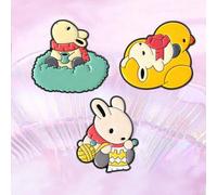 Shein 1 Set de Alfileres de esmalte con diseños casuales de Tsuki, incluyendo Tsuki tejiendo, tomando una siesta y bebiendo té. Broches y prendedores de joy