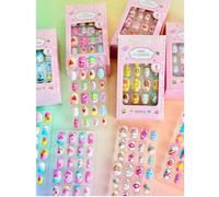 Shein 120 piezas Pegatinas de uñas de gel suave con diseño de cuadrados de dibujos animados, estilo minimalista, adecuado para niñas y niños, súper lindas u