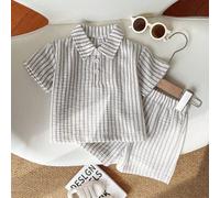 Shein 2 piezas/Set Conjunto de ropa de niño pequeño con rayas frescas de manga corta, rayas entretejidas de gris claro y blanco, minimalista y clásico. Cuel