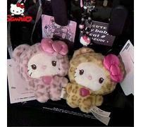 Shein 3 piezas Llavero de peluche con colgante de Sanrio Leopard Print Hello Kitty, Pompompurin, KT Cat, regalo de cumpleaños y Año Nuevo