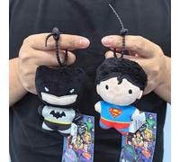 Shein 99cm Llavero de peluche clásico de superhéroes, muñecos de la Liga de la Justicia de Batman, Superman, juguetes de peluche suaves como regalos de Navi