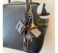 Shein Accesorio de mochila Colgante de bolso de Harry Potter Llavero de Hogwarts Ornamento Accesorio de mochila Pequeño ornamento Regalo de cumpleaños y tem
