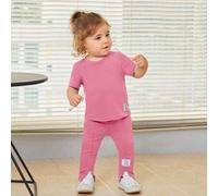 Shein Bebé con diseño de parche de letra Camiseta & bajo con abertura Pantalones