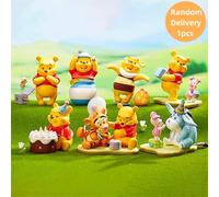 Shein Caja ciega de personajes de anime, Caja misteriosa de Winnie the Pooh Tiggo, Periféricos de fiesta de viejos amigos Caja ciega, Juguete de adorno hech