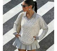 Shein Camisa polo casual de mujer de color amarillo claro con cuello marrón contrastante y mangas a rayas. La estampa de caballo le agrega un toque retro, u