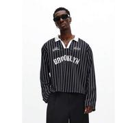 Shein Camisa polo de manga larga a rayas de Brooklyn con detalles de cuello blanco