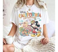 Shein Camisa retro informal de talla grande de Disneyland California Adventure, camiseta de Mickey Mouse, camisa para las vacaciones familiares de Disney 20
