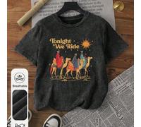 Shein Camiseta casual de manga corta con cuello redondo y estampado gráfico "Tonight We Ride The Three Wise Men" para mujer de talla grande, verano, estampa