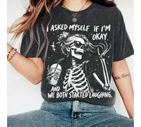 Shein Camiseta con diseño de esqueleto "Me pregunté si estoy bien", camiseta gráfica vintage con mensaje sarcástico y divertido sobre salud mental, camiseta