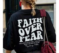 Shein Camiseta de manga corta con cuello redondo y estampado de la frase "La creencia vence al miedo", estilo casual y de resort, uso diario esencial. Camis