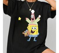 Shein Camiseta extragrande negra de manga corta y cuello redondo para primavera/otoño. Bob Esponja y Patricio en pijama, con Bob Esponja abrazando a un osit
