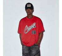 Shein Camiseta gráfica de manga corta con decoración de cinta negra simple para hombre MODCRASH, con el número 28 de Chicago, adecuada para la escuela y el