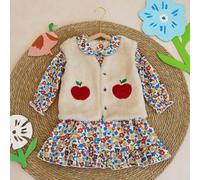 Shein Conjunto de 2 piezas para niña pequeña con blusa sin mangas con bordado de manzana y vestido de manga larga con cuello Peter Pan de estampado floral