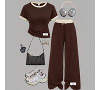 Shein Conjunto de camiseta básica de punto acanalado con contraste de color negro y blanco, corte slim, y pantalones holgados con cintura en contraste y bol