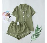 Shein Conjunto de pijama de 2 piezas con top de manga corta con cuello polo, bolsillo y bordado de corazón, y shorts con lazo, en unicolor con ribete en con