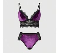 Shein Conjunto de sujetador de copa triangular y tanga de encaje y terciopelo gótico