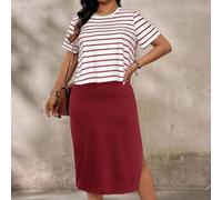 Shein Conjunto de vacaciones de verano para mujer talla grande que incluye camiseta a rayas negra y blanca, falda elástica de tiro alto negra con abertura l