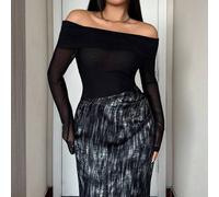 Shein Conjunto elegante de top corto ajustado de un hombro con manga larga y falda mini, con estampado de leopardo de lentejuelas en malla negra de punto pa