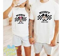 Shein Disney Camisetas para parejas de algodón puro, estampado de tablero de ajedrez retro con Mickey & Minnie y letras Since 1928, camisetas de manga