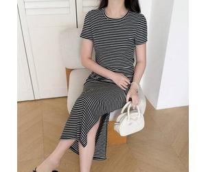Shein El vestido a rayas blanco y negro multicolor para adolescentes está diseñado para crear un efecto de ajuste ceñido, con una estética refinada y versát