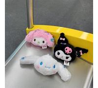 Shein Encantos de peluche con licencia oficial de Sanrio - Encantos con forma de cabeza de My Melody, Kuromi y Cinnamon Ball Pudding de tamaño mediano - Dec