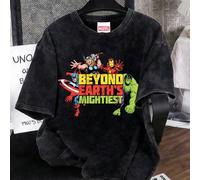 Shein Esta camiseta lavada unisex de la colaboración de Marvel presenta una impresión de un póster de estilo de cómic retro de "Beyond Earth's Strongest" de