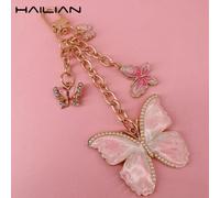 Shein Este colgante de cadena de metal está hecho de material de aleación, con un diseño en forma de mariposa. Hay varios estilos disponibles, incluyendo ma