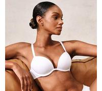 Shein Este sujetador push-up blanco de Wingslove lidera el camino: levanta el busto, tiene tirantes ajustables cruzados y presenta una tela suave - creando