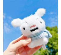 Shein Hebilla de muñeca de tela Crayon Shin-chan, estilo Shiro, cálida y invernal. Adornada con bufanda de punto azul claro y rubor en las mejillas. Llavero