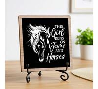 Shein Letreros y placas decorativas "Esta chica se mueve con Jesús y caballos" - Un decoración de escritorio perfecta para mujeres en la oficina, decoración