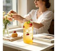 Shein Lindo vaso de vidrio alto con decoración de cereza 3D y pajita de vidrio, vaso de jugo de frutas con rayas verticales transparentes, taza estética de