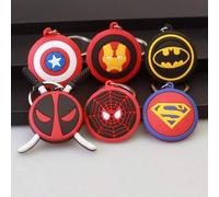 Shein Llavero colgante de doble cara con diseños de personajes de anime y superhéroes como Spiderman, Iron Man y Superman