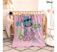 Shein Manta de forro polar con estampado de dibujos animados lindos de Stitch y Angel de Disney en color rosa, manta suave y ligera para descansar y abrigar