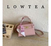 Shein Nueva bolsa de mano de mujer con estampado de lichis de verano, correa de hombro ajustable y decoración de metal de unicolor minimalista y de alta gam