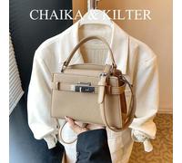 Shein Nuevo bolso de mano de dama con estampado de lichis para el verano, decoración de correa de hombro ajustable, bolso de mensajero de unicolor minimalis