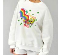 Shein Próximos modelos de primavera y otoño. La parte frontal presenta a Bob Esponja sosteniendo un macarrón arcoíris, con la frase "Feliz Día de San Patric