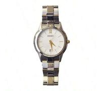 Shein Reloj de cuarzo para hombre de la serie Pareja SEIKO SGEF45J1, correa de acero plateado y dorado, resistente al agua 50 M (5 ATM), esfera blanca, para