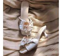 Shein Sandalias de tacón alto de punta cuadrada con diseño de mariposa y orquídea, nuevas para el verano 2025. Zuecos de tacón de gatito con estampado flora