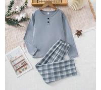 Shein Set de 2 piezas de pijama para niños con top de manga larga de cuello redondo gris sólido y pantalones clásicos a cuadros