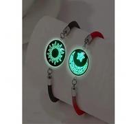Shein Set de 2 piezas Regalos de fiesta de vacaciones Moda pareja sol, luna Novio y novia, regalo de buenos amigos Set de pulsera luminosa de acero inoxidab